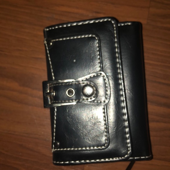 Black leather wallet - Picture 1 of 3